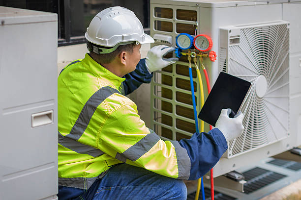 Professional Hvac technician working in Mapleton, UT